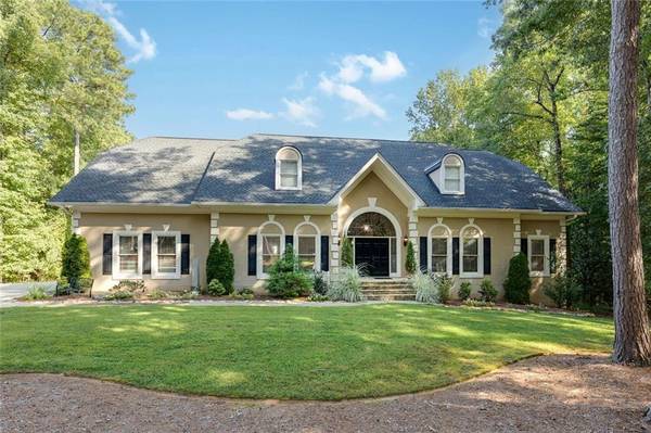 2010 Stonehedge RD, Roswell, GA 30075