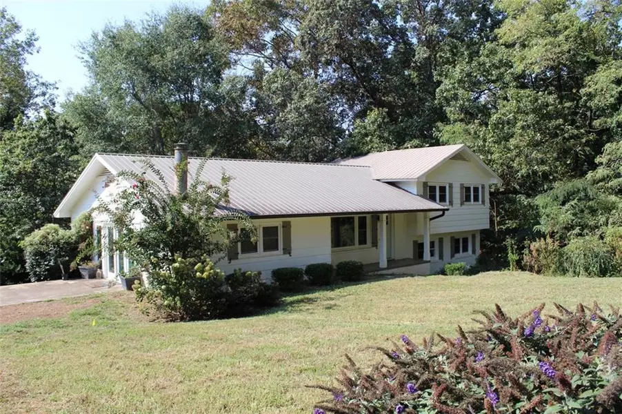 192 Summit ST, Cornelia, GA 30531