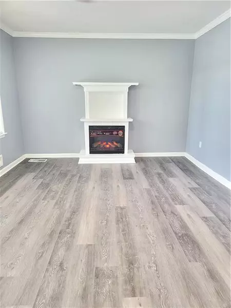 137 Hillcrest DR, Austell, GA 30168