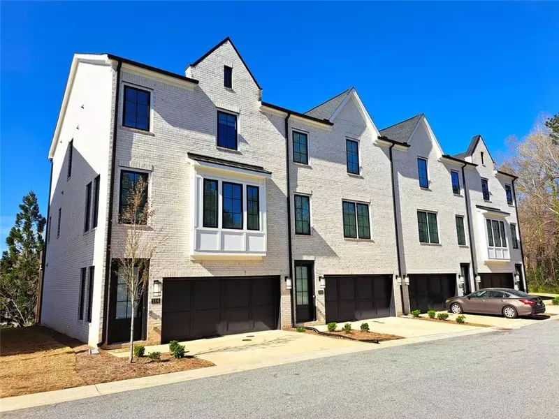 392 Clark XING, Atlanta, GA 30328