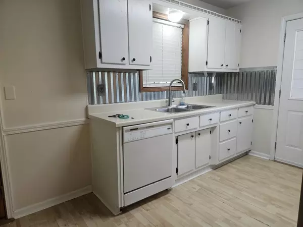 Flowery Branch, GA 30542,4121 Burgundy WAY