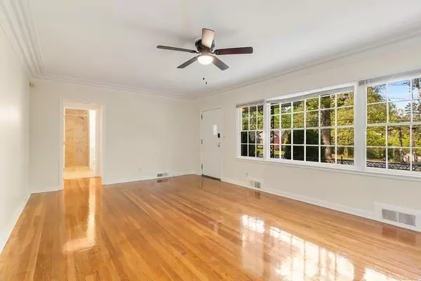 Atlanta, GA 30342,3851 Wieuca RD