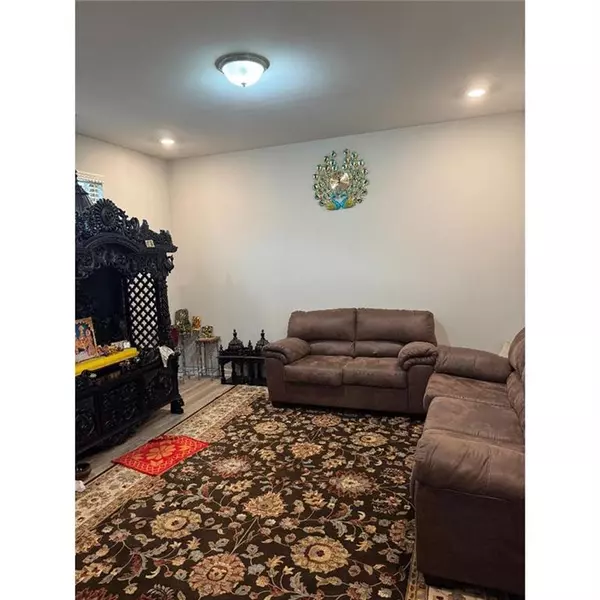 Lilburn, GA 30047,327 Round Pond DR