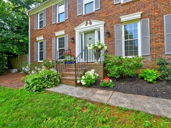 4512 Woodlawn Lake DR, Marietta, GA 30068