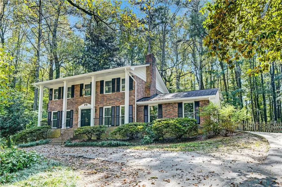4999 Antebellum DR, Stone Mountain, GA 30087