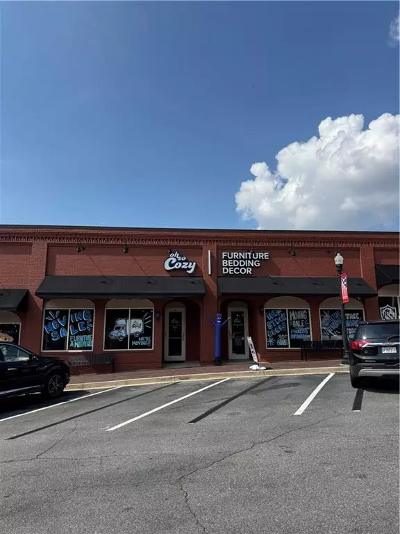 25 City SQ, Hoschton, GA 30548