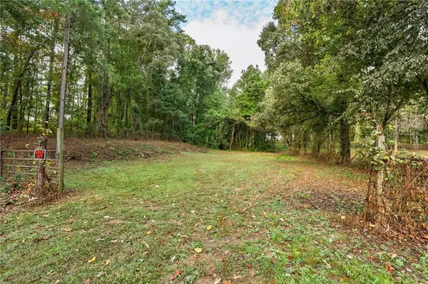 Austell, GA 30106,5590 Lakeview DR SW