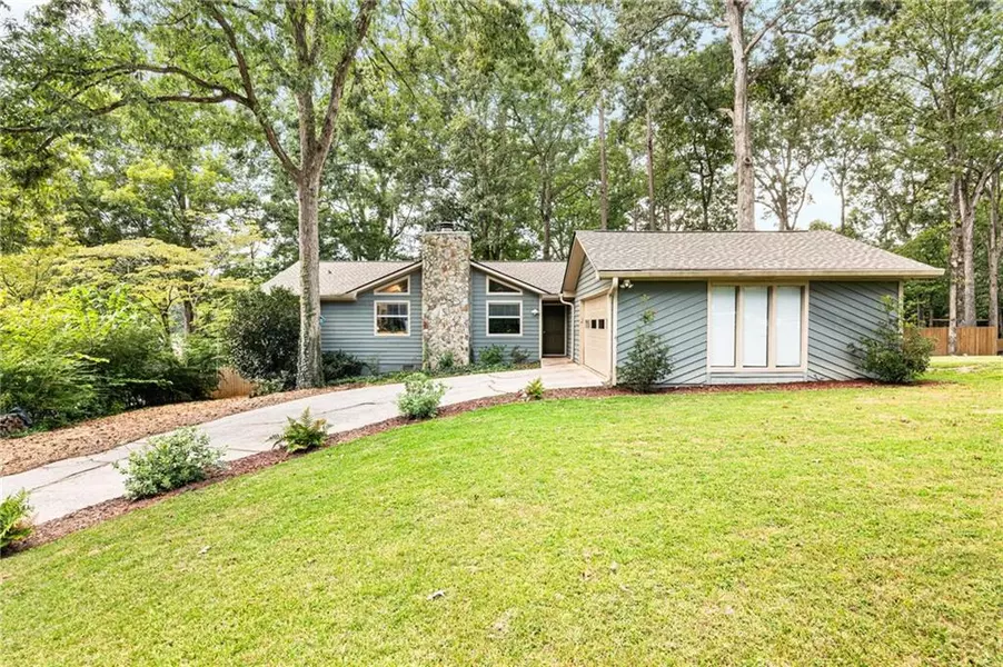 2076 Lake Ridge TER, Lawrenceville, GA 30043