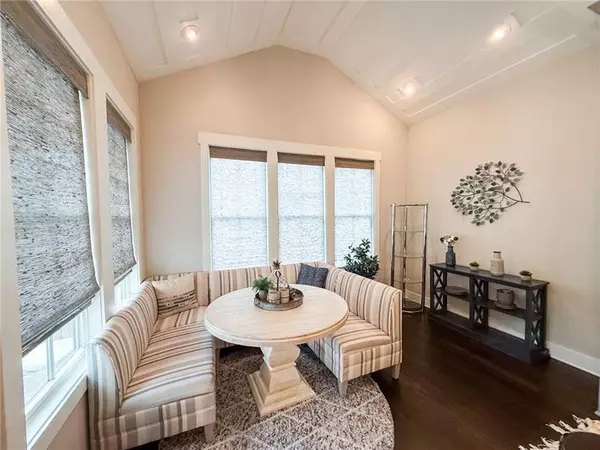 Atlanta, GA 30316,984 Memorial WALK SE