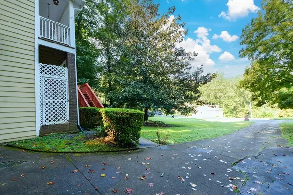 Acworth, GA 30102,591 Wentworth DR NW