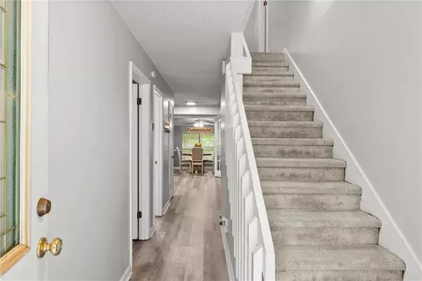 Woodstock, GA 30188,406 Creekside LN