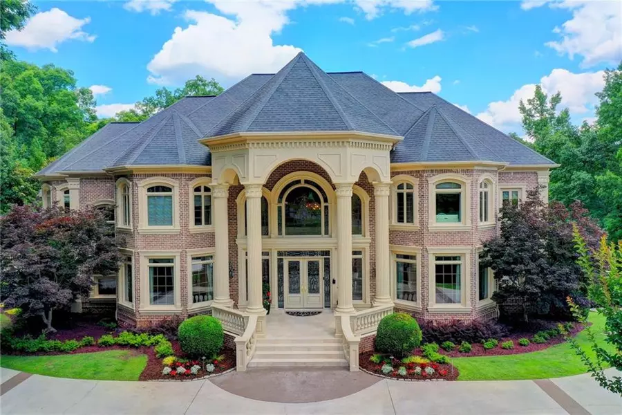 7015 Carlisle LN, Alpharetta, GA 30022