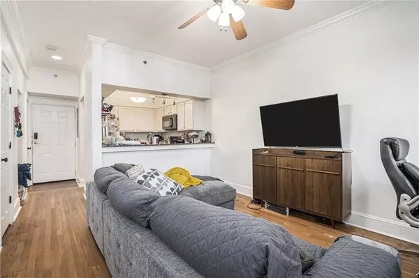 Atlanta, GA 30305,2855 Peachtree RD NE #120