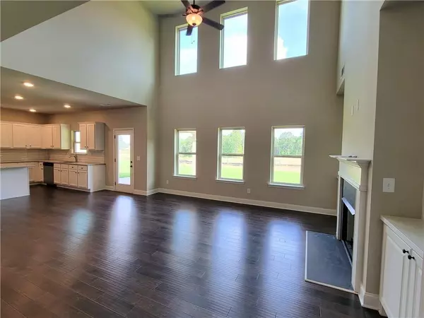 Grayson, GA 30017,996 Lakeview Oaks CT