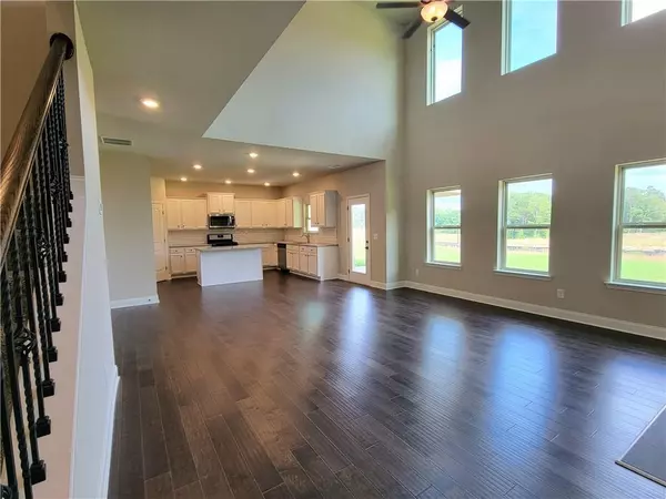 Grayson, GA 30017,996 Lakeview Oaks CT