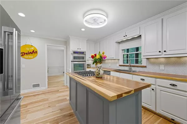 Alpharetta, GA 30022,3320 Arborwoods DR