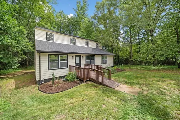 172 White Rose LN, Temple, GA 30179