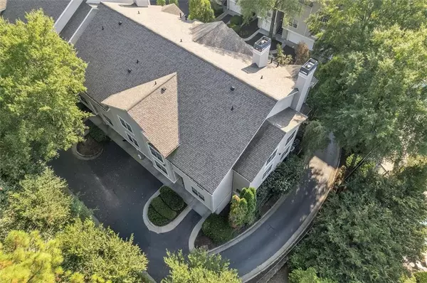 Atlanta, GA 30327,4254 RIVER GREEN DR NW #608