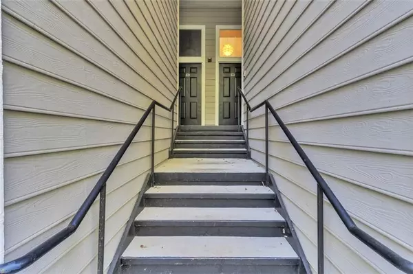 Atlanta, GA 30327,4254 RIVER GREEN DR NW #608