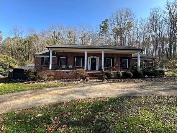 10 Oriole DR, Cartersville, GA 30121