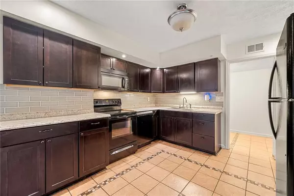 Riverdale, GA 30296,6400 Oak Chase LN