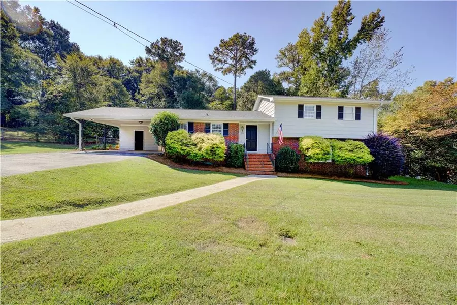 5132 Forest DR SE, Covington, GA 30014