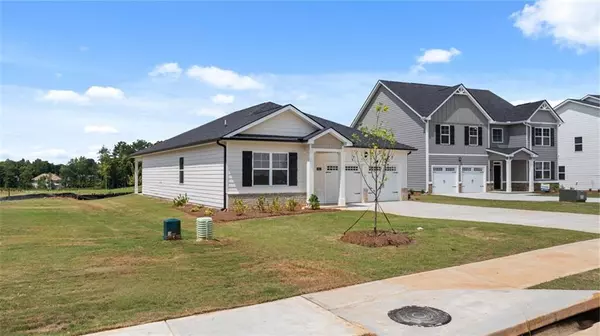 Hampton, GA 30228,346 Friendship Oak WAY