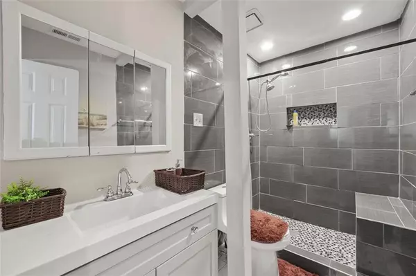 Stone Mountain, GA 30088,5242 Mccarter STA