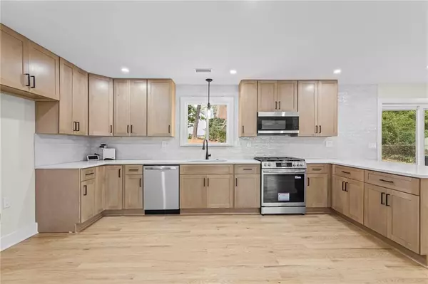 Atlanta, GA 30316,1564 Boulderwoods DR SE