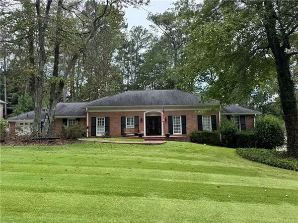 5735 Riverwood DR, Atlanta, GA 30328