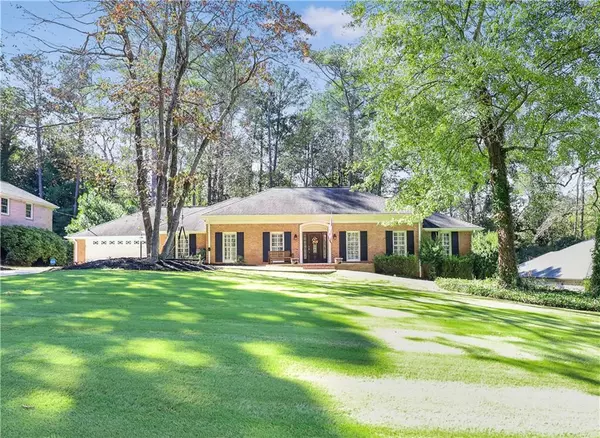 5735 Riverwood DR, Atlanta, GA 30328