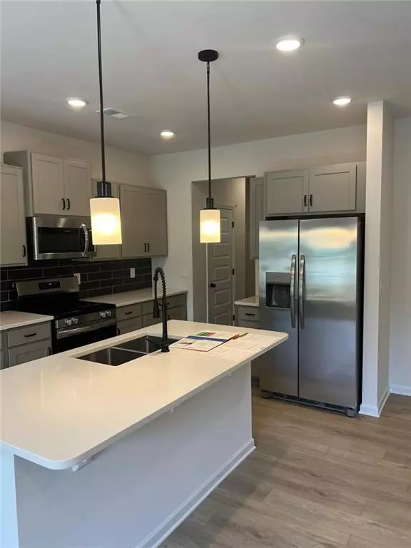 Calhoun, GA 30701,83 Professional PL