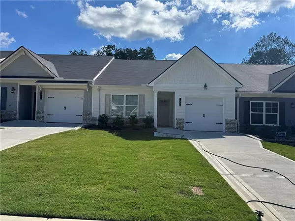 37 Silver Leaf LN, Dawsonville, GA 30534