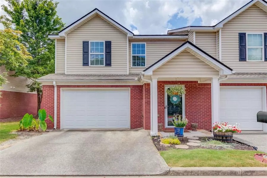 152 TARA COMMONS DR, Loganville, GA 30052