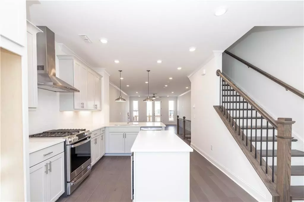 Alpharetta, GA 30022,352 Olmstead WAY #28