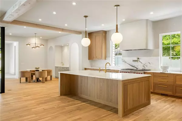 Atlanta, GA 30305,2515 Habersham RD