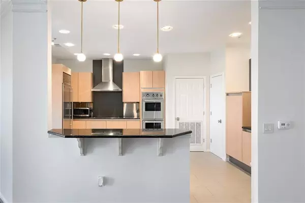 Atlanta, GA 30326,3334 Peachtree RD NE #1905