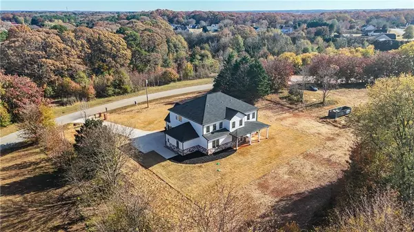 Hoschton, GA 30548,113 Skelton RD