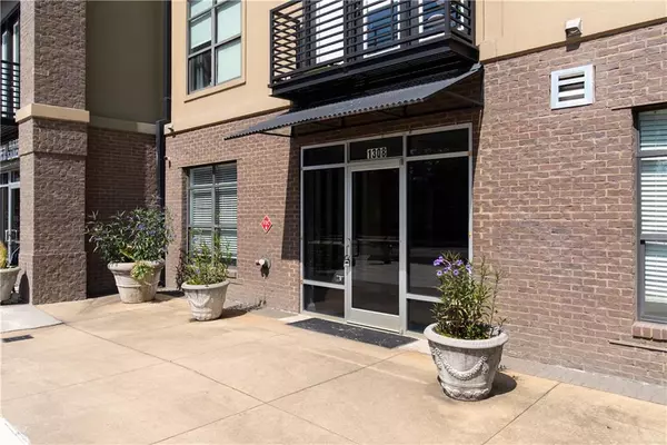 Atlanta, GA 30341,5300 Peachtree RD #1308