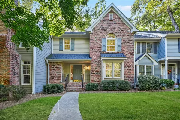 110 River Ridge LN, Roswell, GA 30075