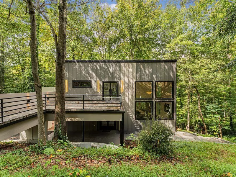 1153 Dawn View LN NW, Atlanta, GA 30327