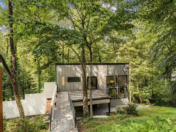 Atlanta, GA 30327,1153 Dawn View LN NW