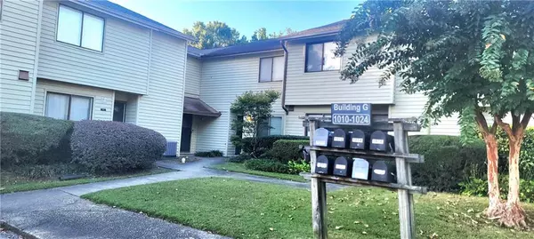 Lawrenceville, GA 30044,1014 Country CT