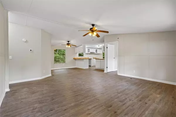Lavonia, GA 30553,142 WATER OAK DELL DR