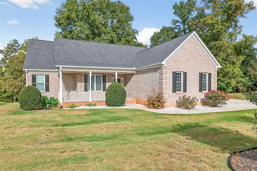 40 Lakeside Trail TRL, Covington, GA 30016