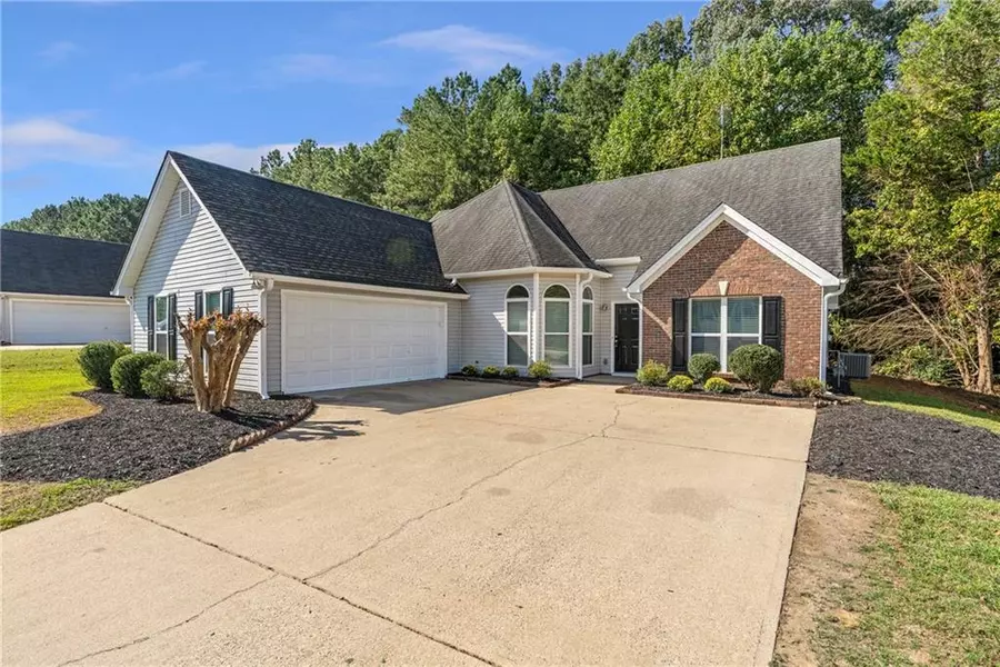 1020 Spring Ives DR, Lawrenceville, GA 30043