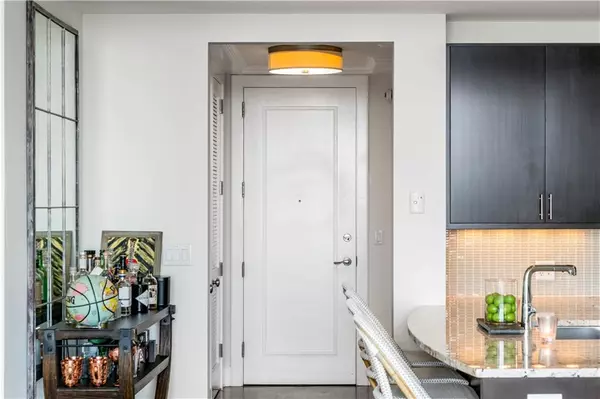 Atlanta, GA 30326,3630 Peachtree RD NE #2009