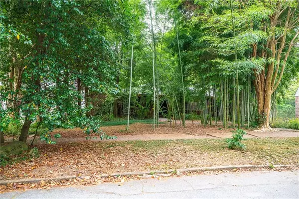 Atlanta, GA 30307,586 Lakeshore DR NE