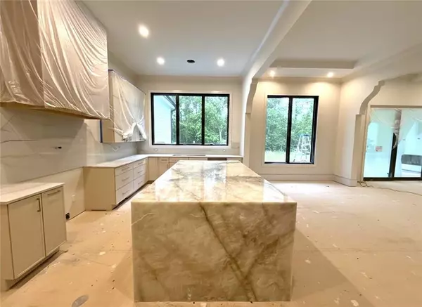 Alpharetta, GA 30009,393 Karen DR