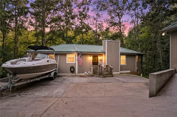 9320 Chestatee CT, Gainesville, GA 30506